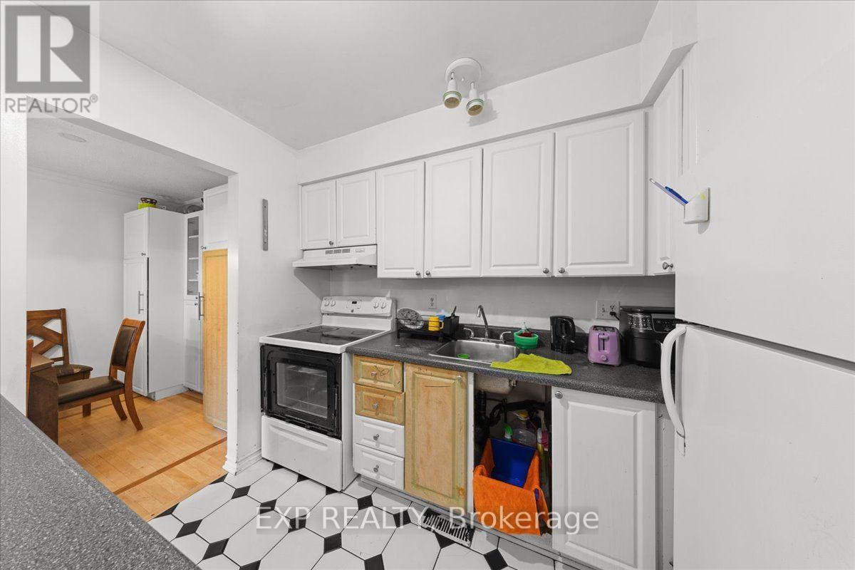 #9 407 MONTFORT STREET - 11