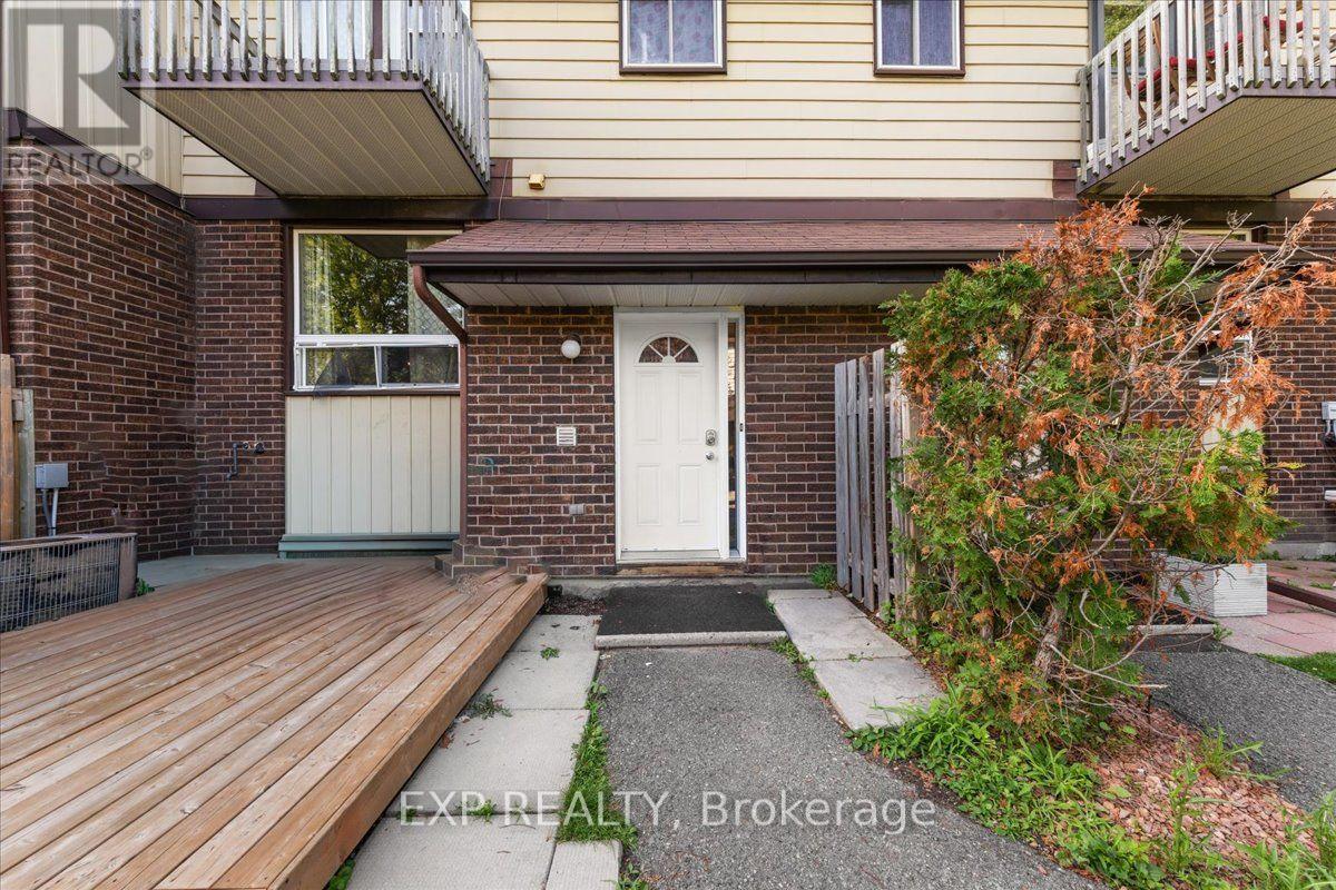 #9 407 MONTFORT STREET - 2