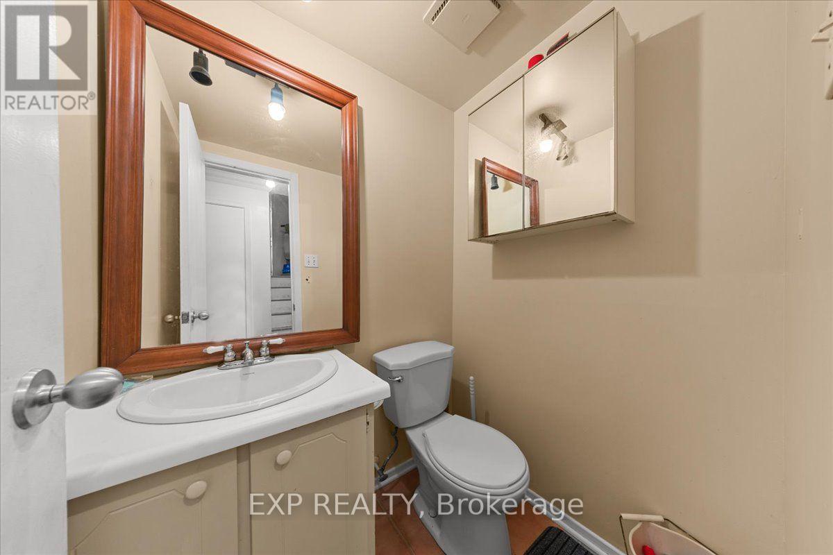 #9 407 MONTFORT STREET - 23