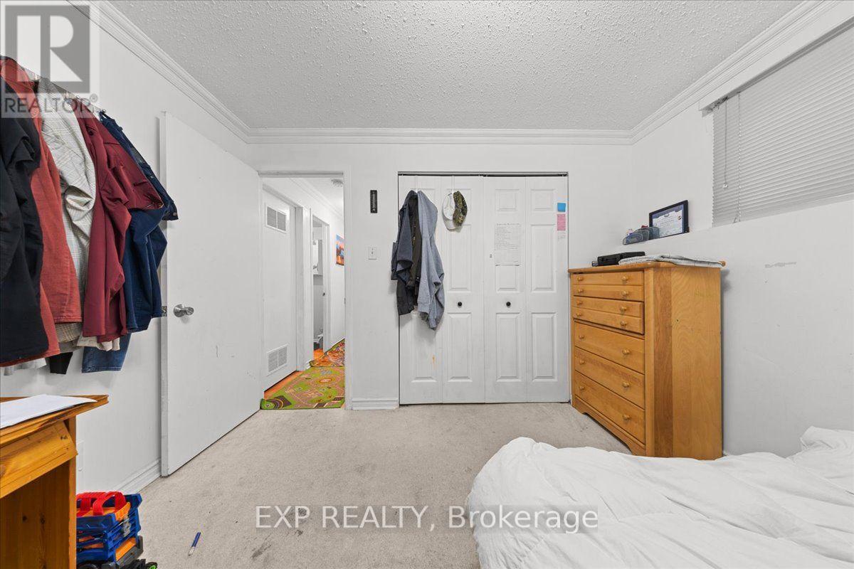 #9 407 MONTFORT STREET - 25