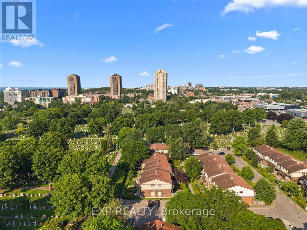 #9 407 MONTFORT STREET - 29