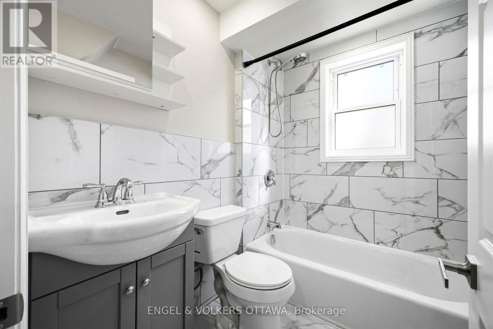 287 ST LAURENT BOULEVARD - 11