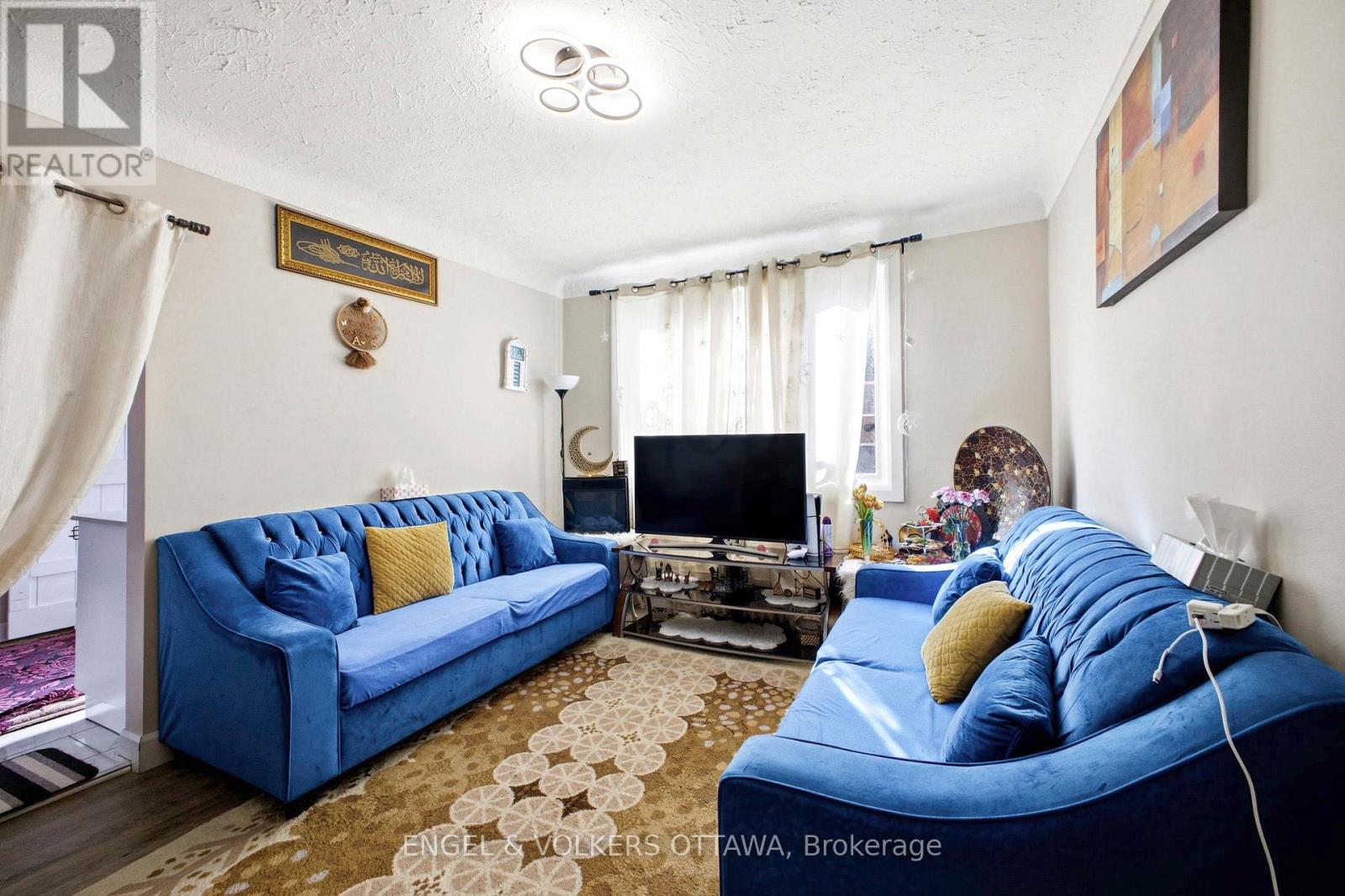 287 ST LAURENT BOULEVARD - 12
