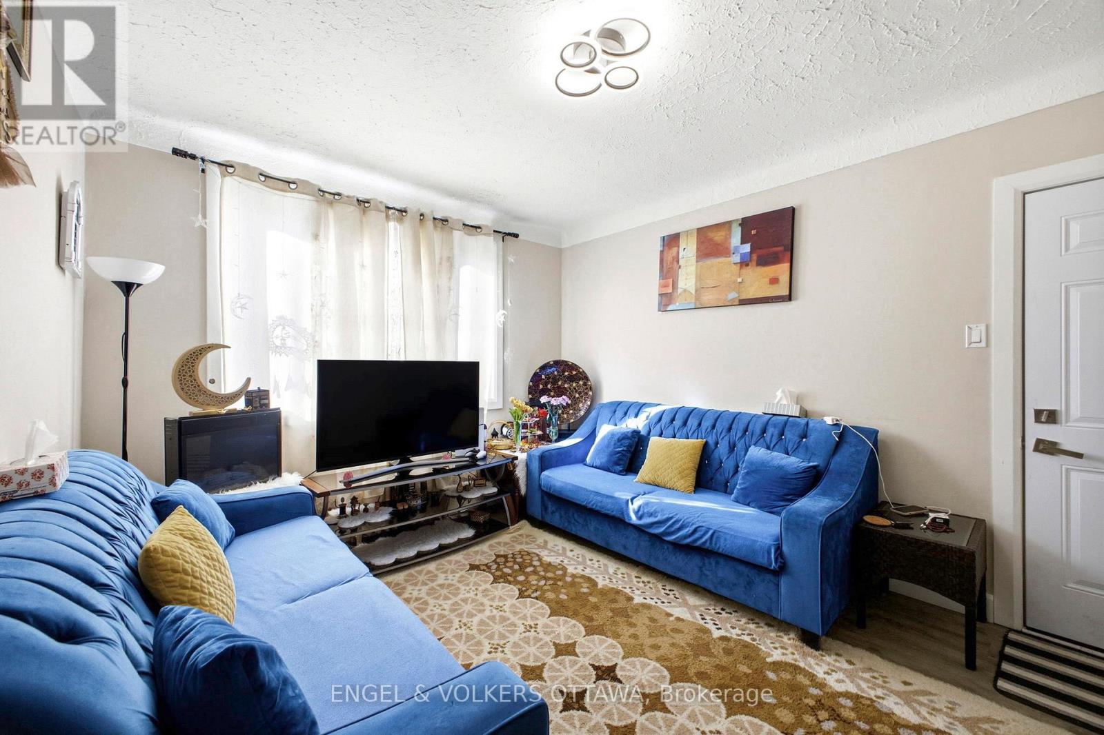 287 ST LAURENT BOULEVARD - 13