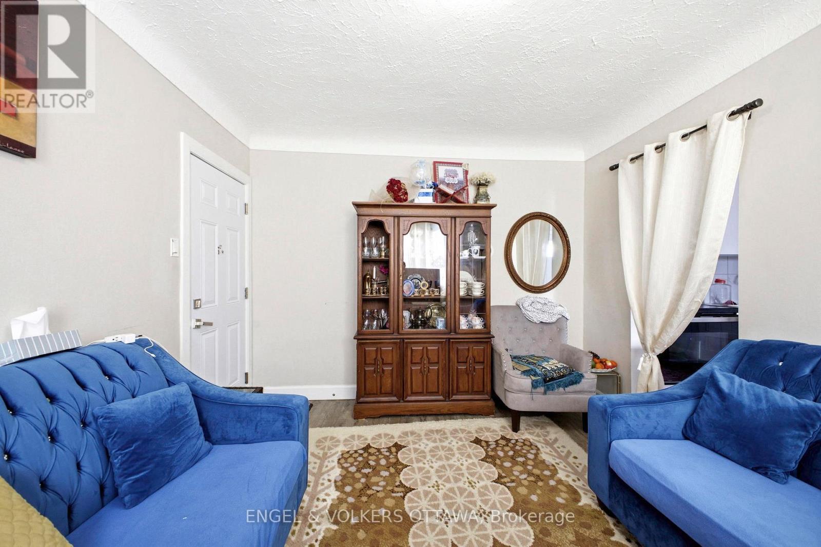 287 ST LAURENT BOULEVARD - 14