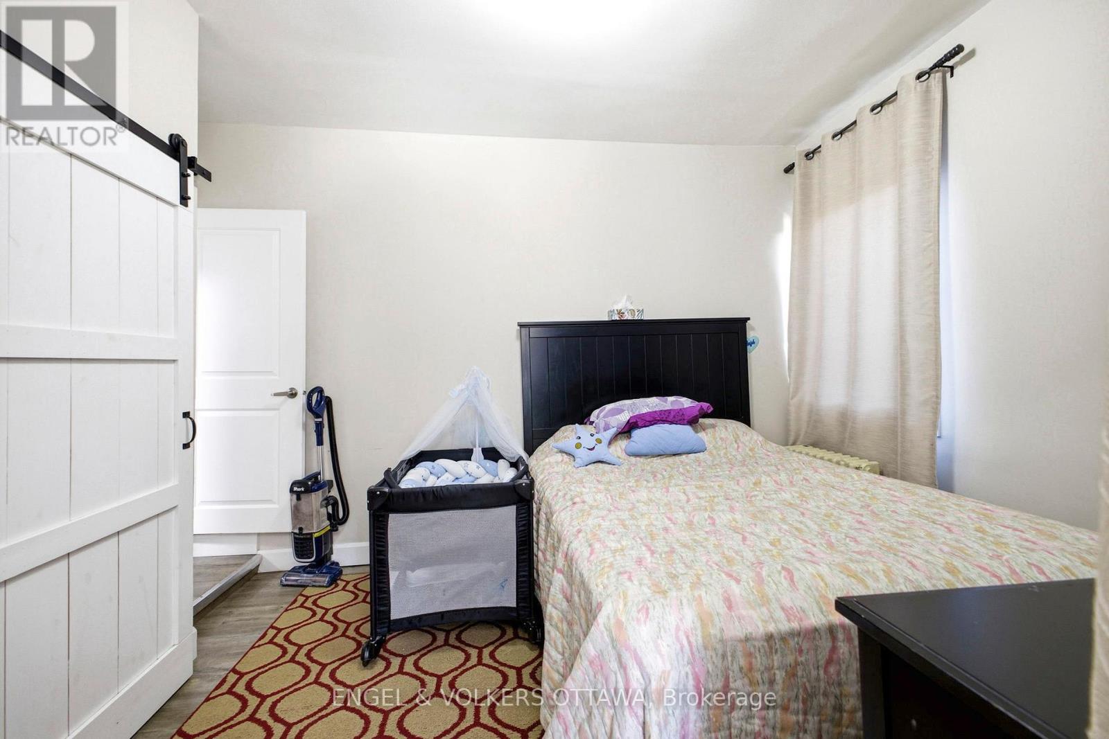 287 ST LAURENT BOULEVARD - 19