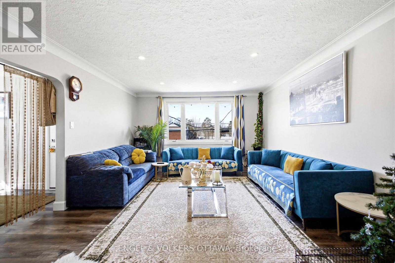 287 ST LAURENT BOULEVARD - 22