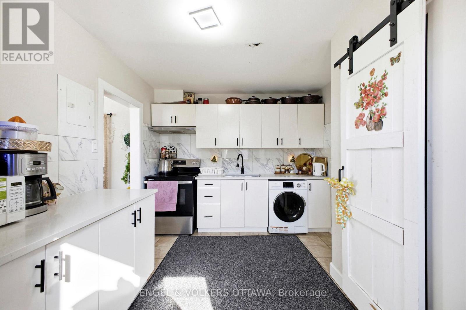 287 ST LAURENT BOULEVARD - 27