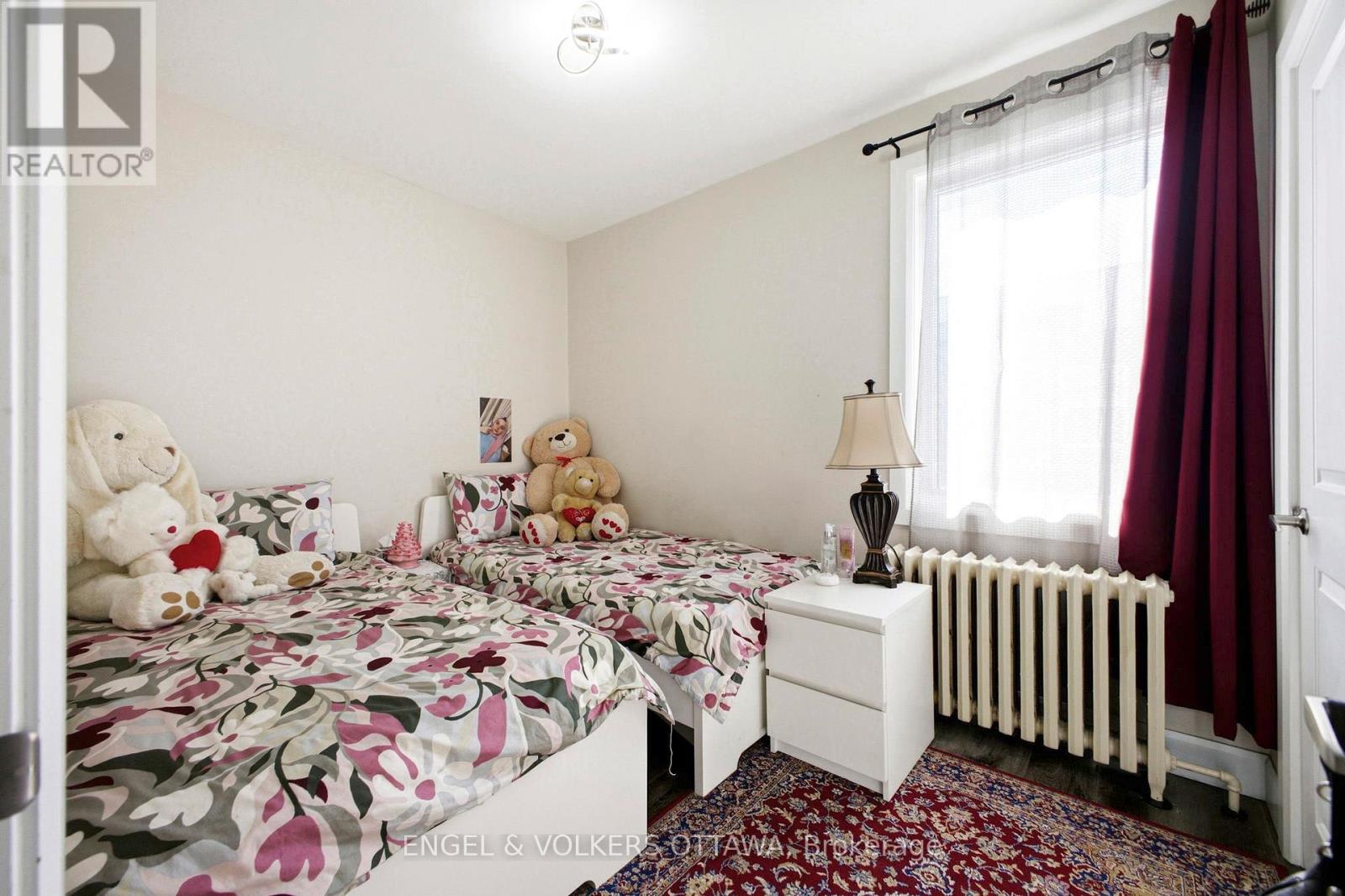 287 ST LAURENT BOULEVARD - 31