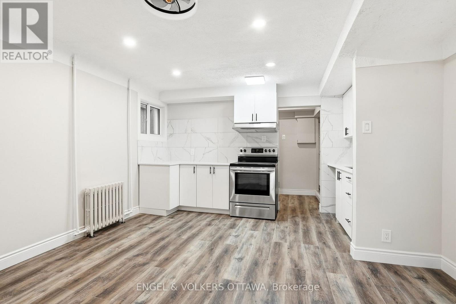 287 ST LAURENT BOULEVARD - 36