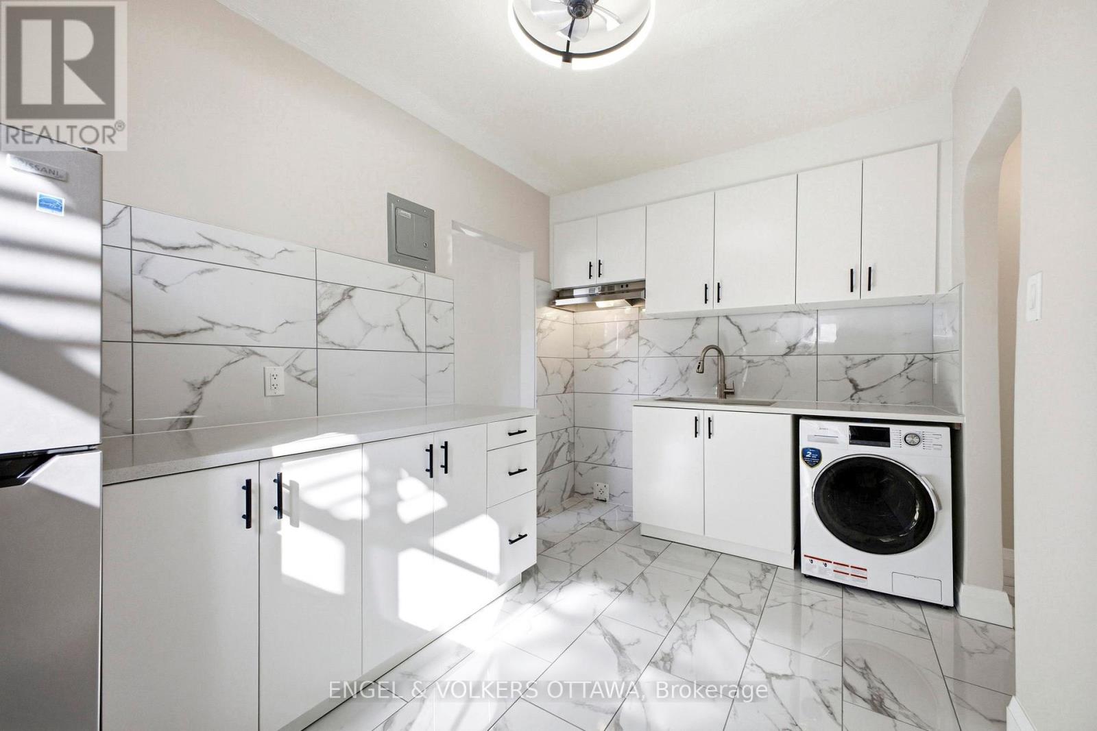 287 ST LAURENT BOULEVARD - 6
