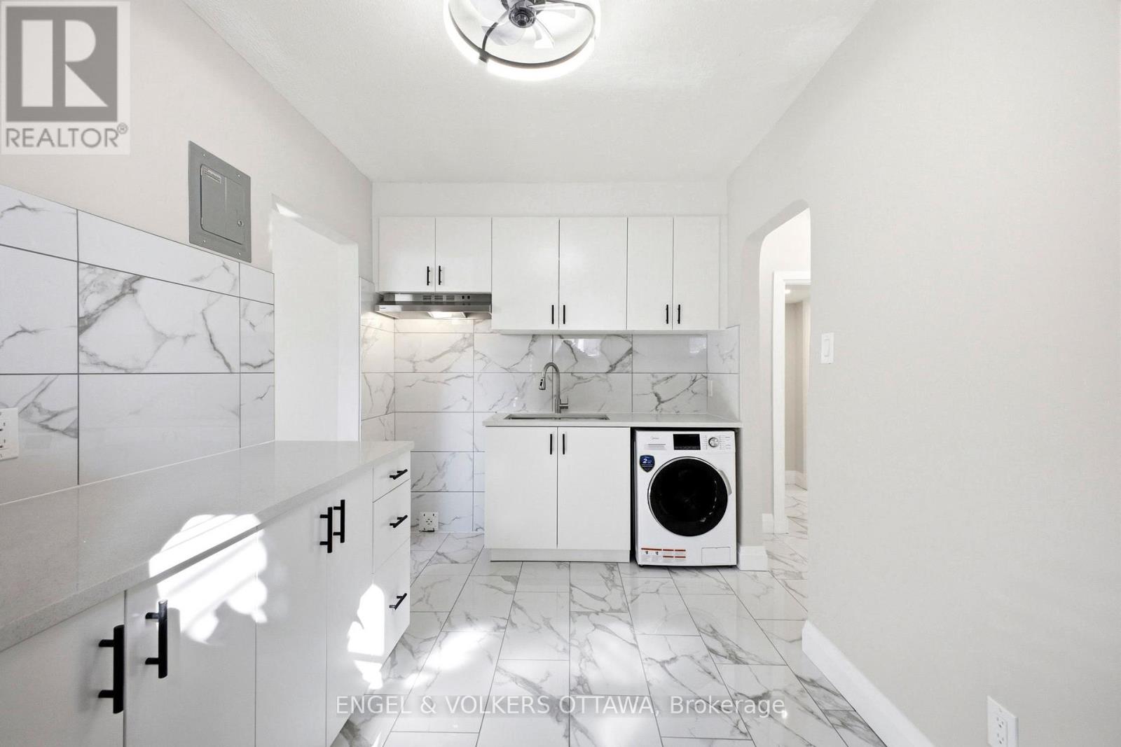 287 ST LAURENT BOULEVARD - 7