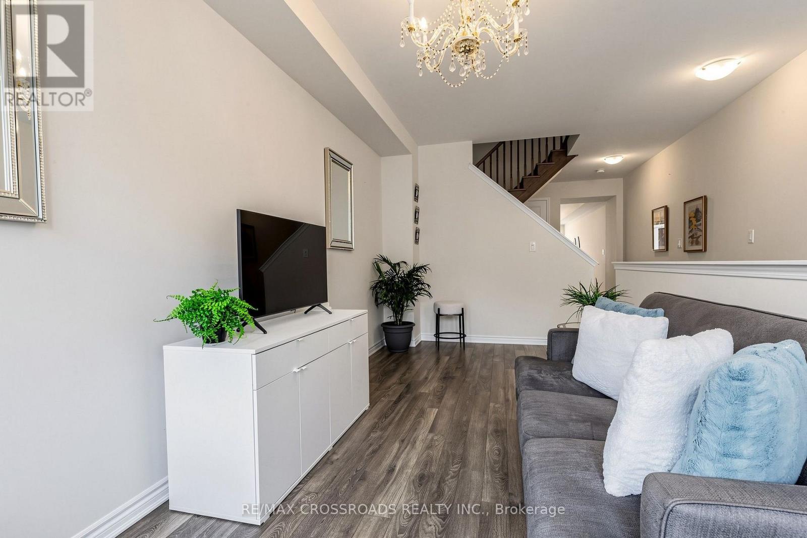 78 JOLLY WAY - Image 8