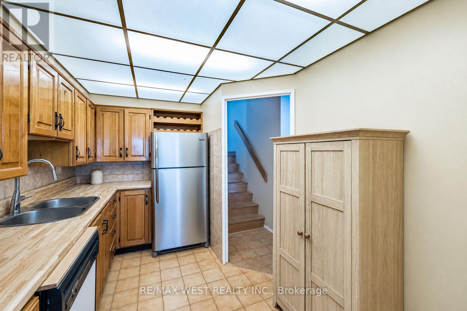 #1104 11 WINCOTT DRIVE - 10