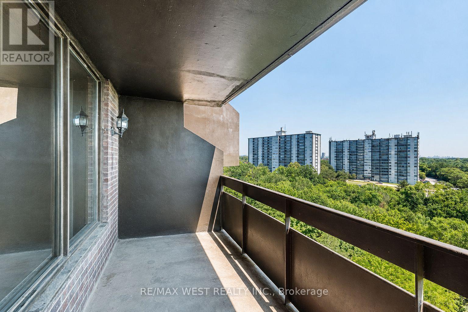 #1104 11 WINCOTT DRIVE - 17
