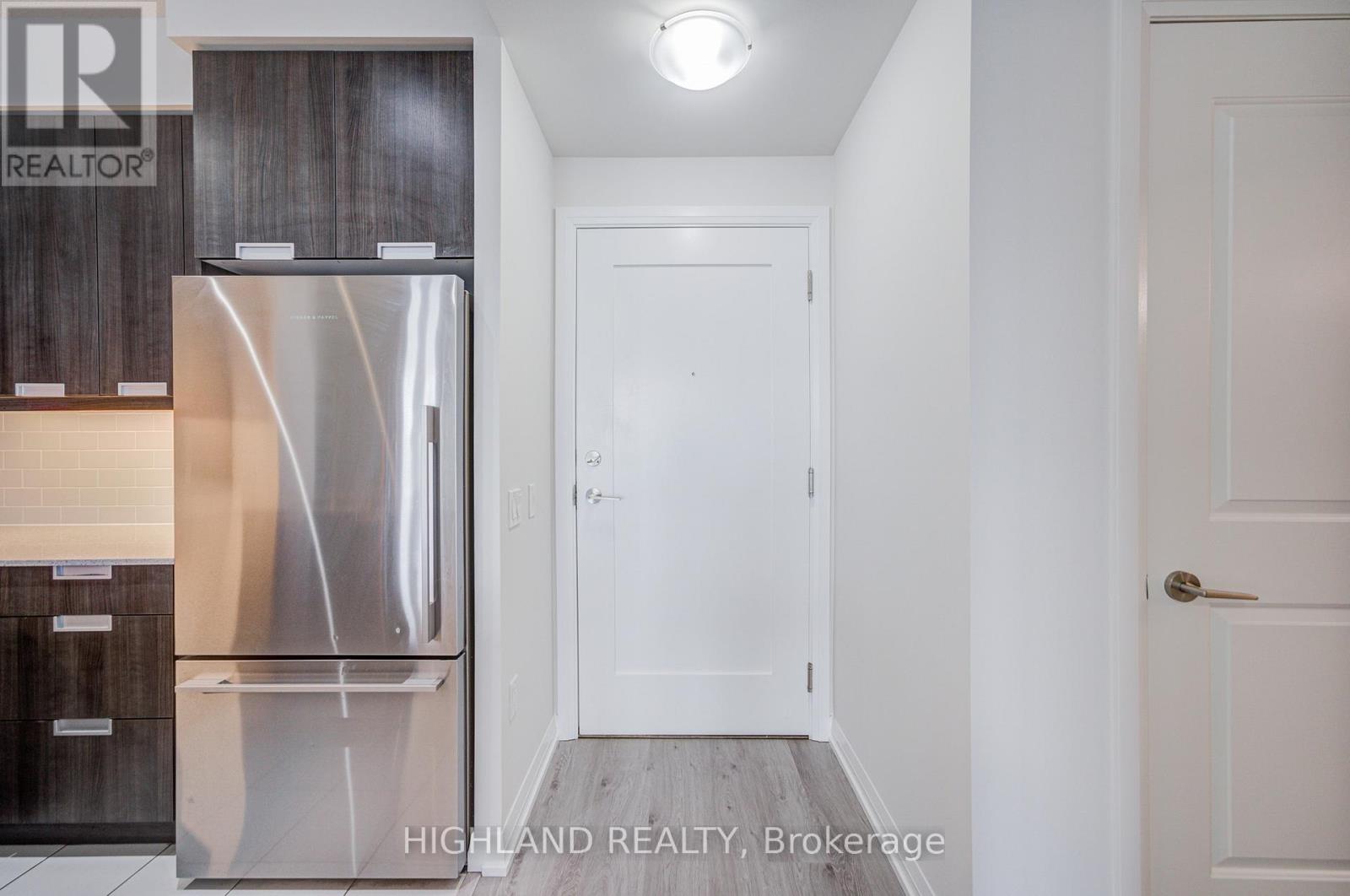#2716 35 WATERGARDEN DRIVE - Image 15