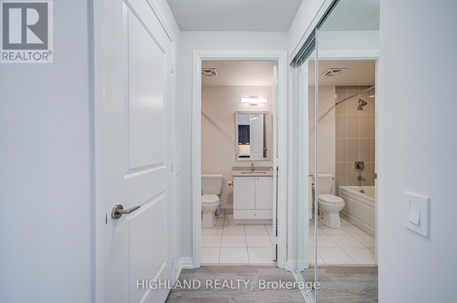 #2716 35 WATERGARDEN DRIVE - Image 17