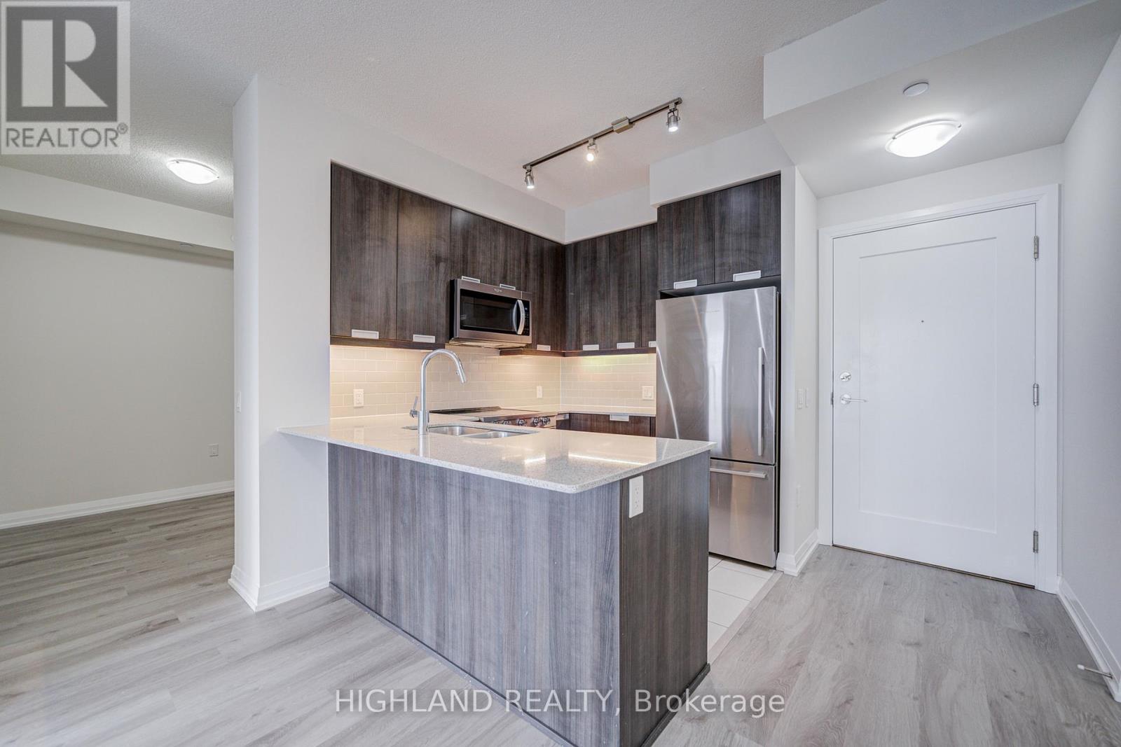 #2716 35 WATERGARDEN DRIVE - Image 20