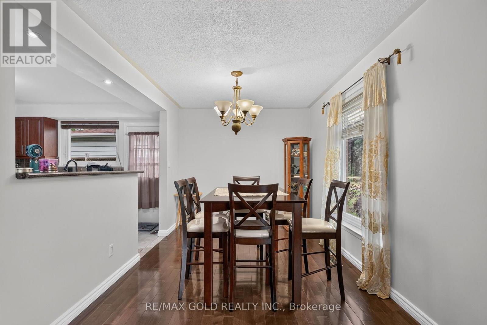 32 DUNBLAINE CRESCENT - 10