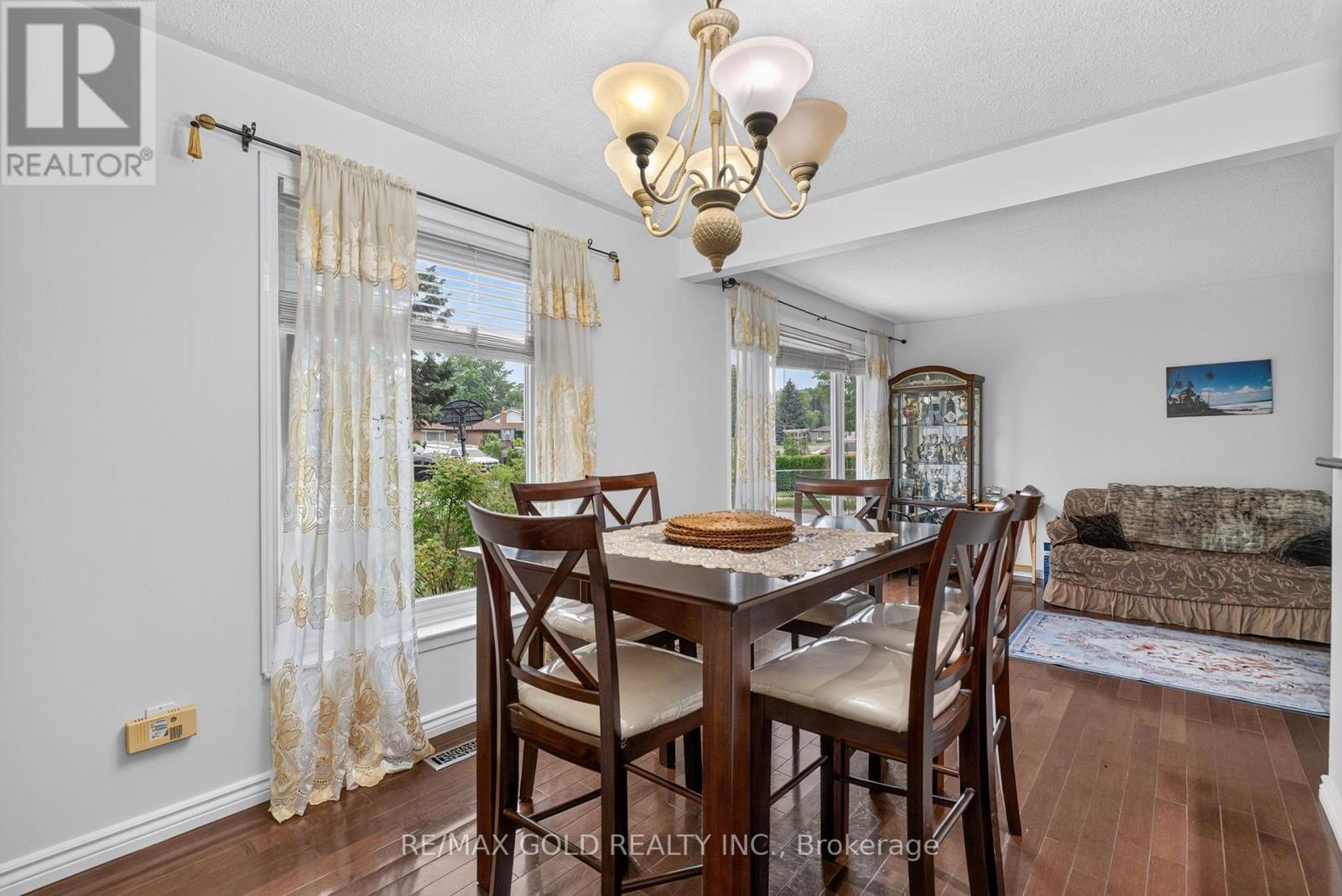 32 DUNBLAINE CRESCENT - 11