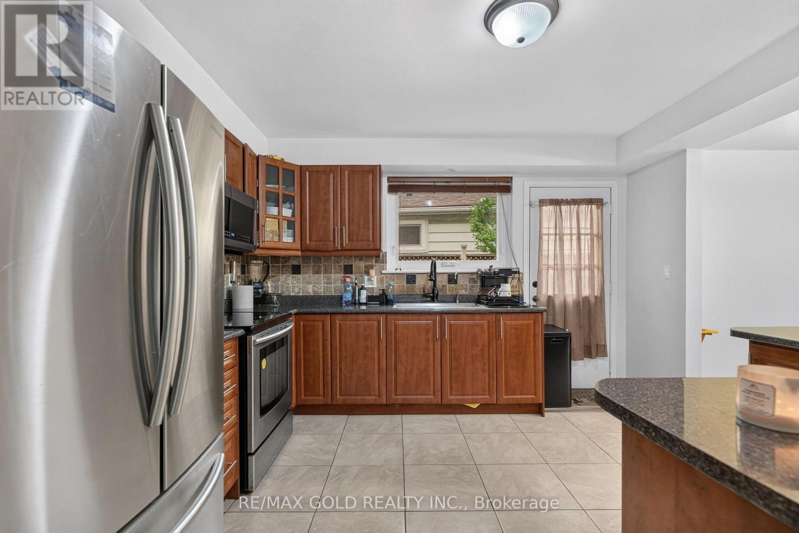 32 DUNBLAINE CRESCENT - 15