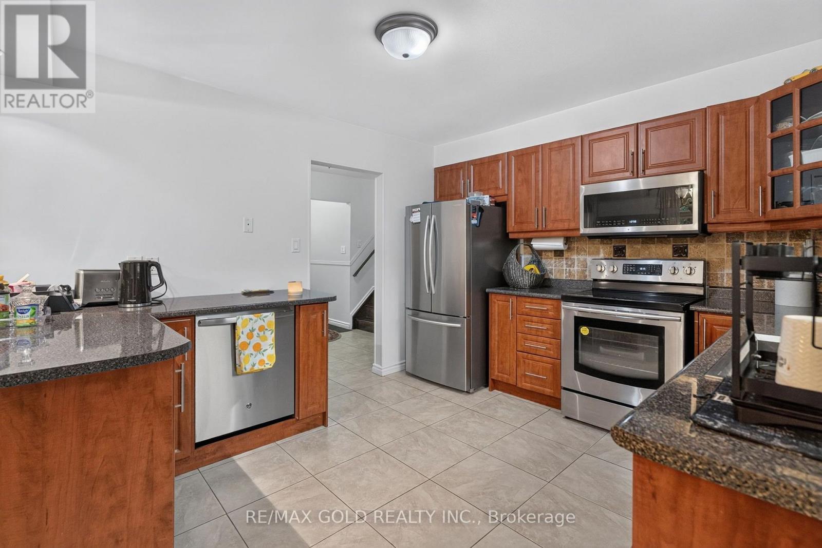 32 DUNBLAINE CRESCENT - 17