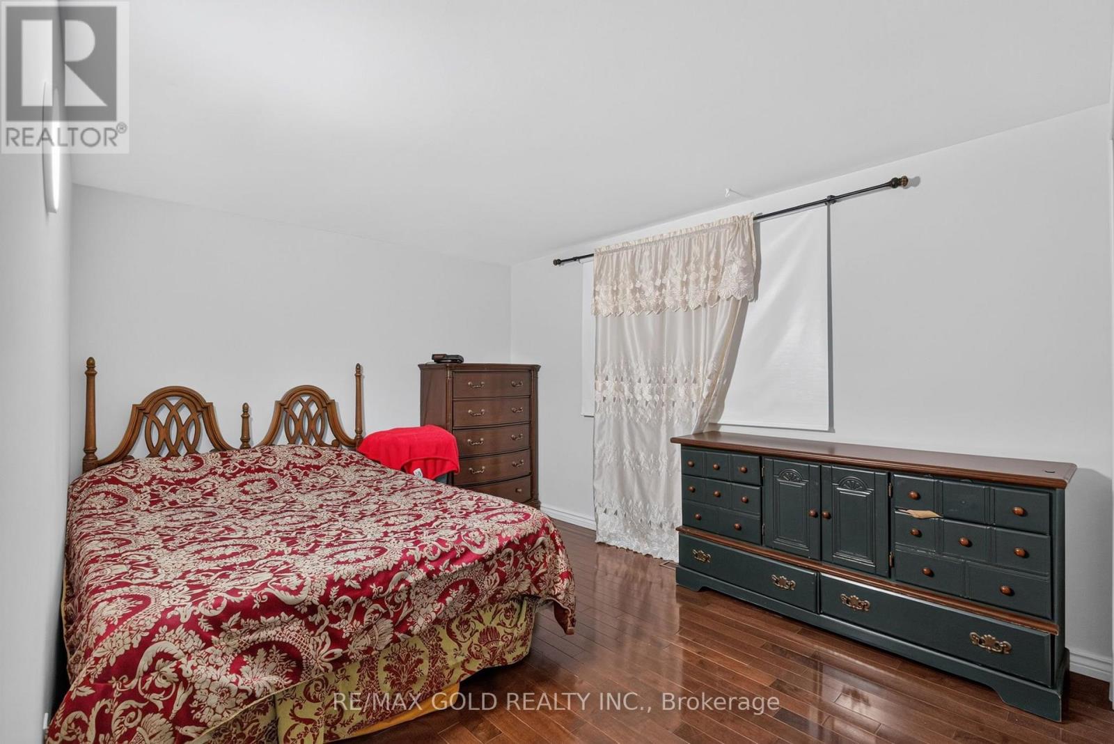 32 DUNBLAINE CRESCENT - 21