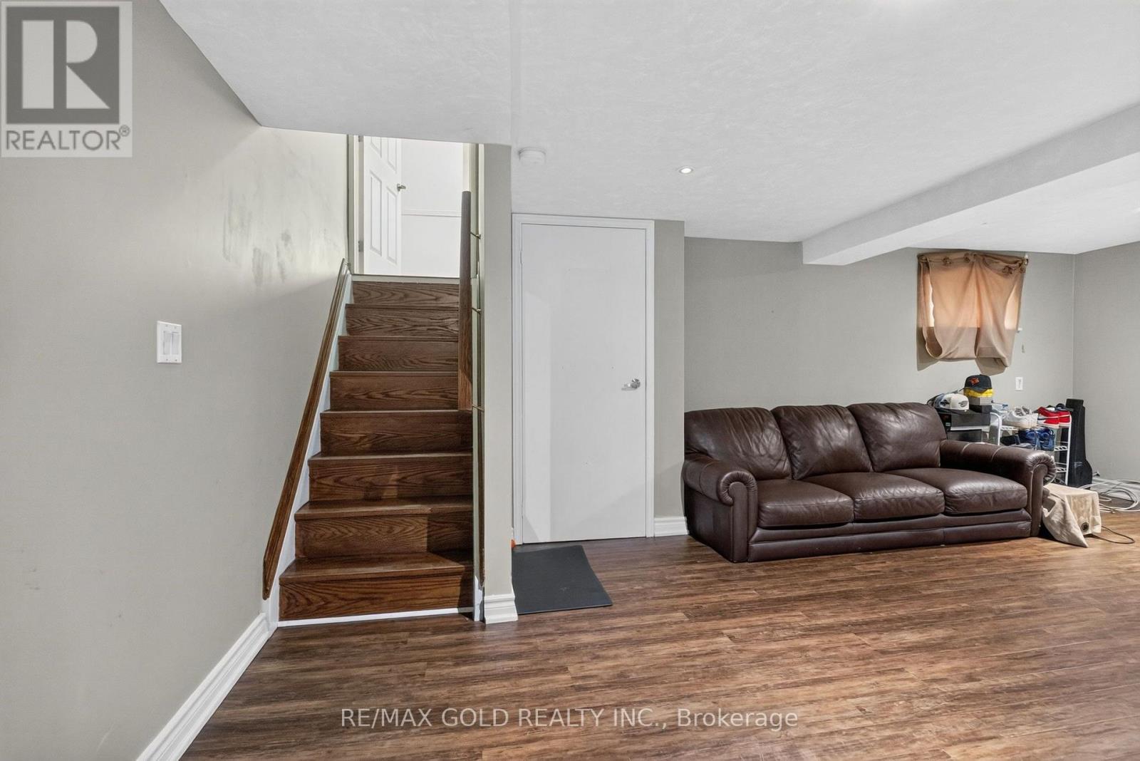 32 DUNBLAINE CRESCENT - 26