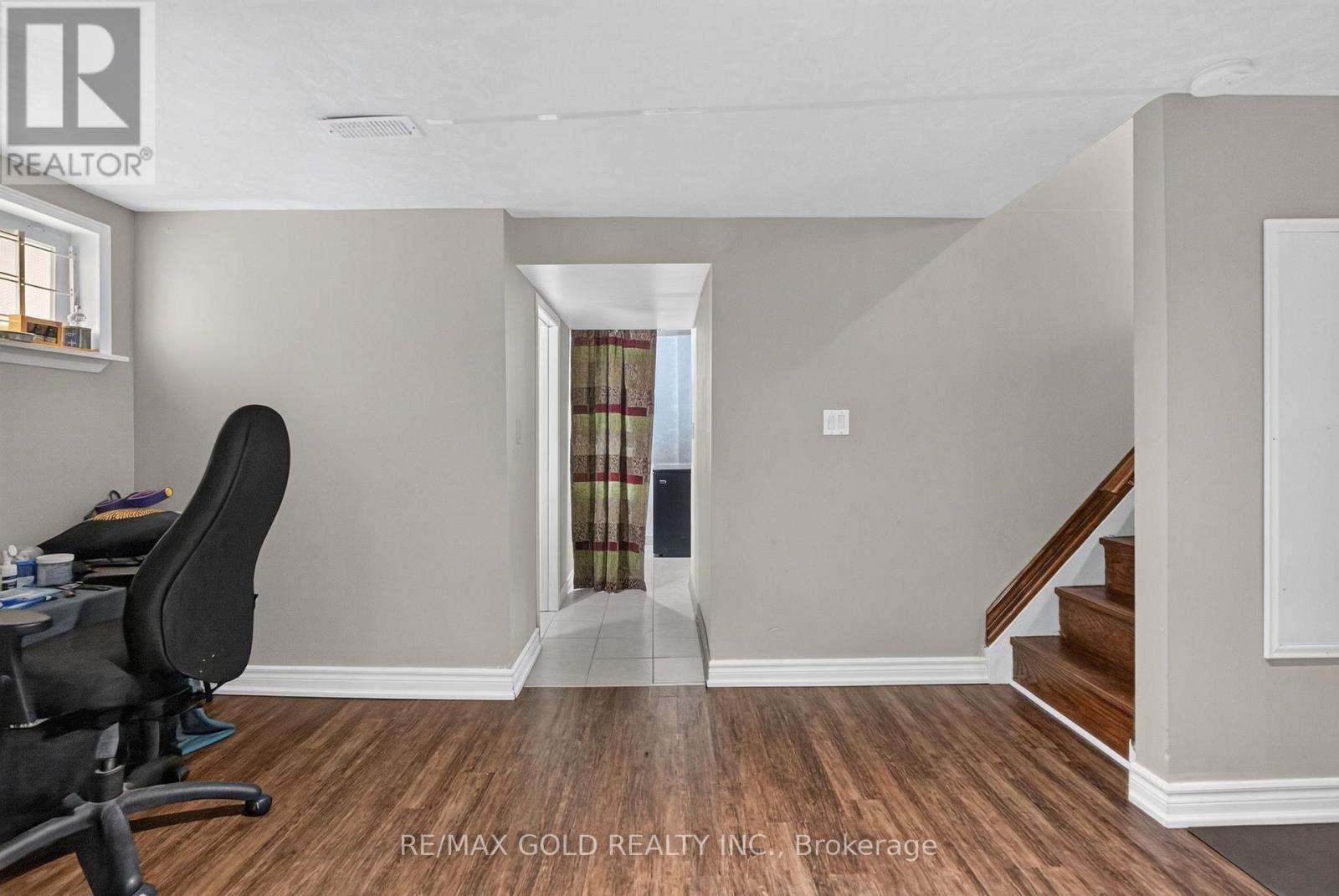 32 DUNBLAINE CRESCENT - 28