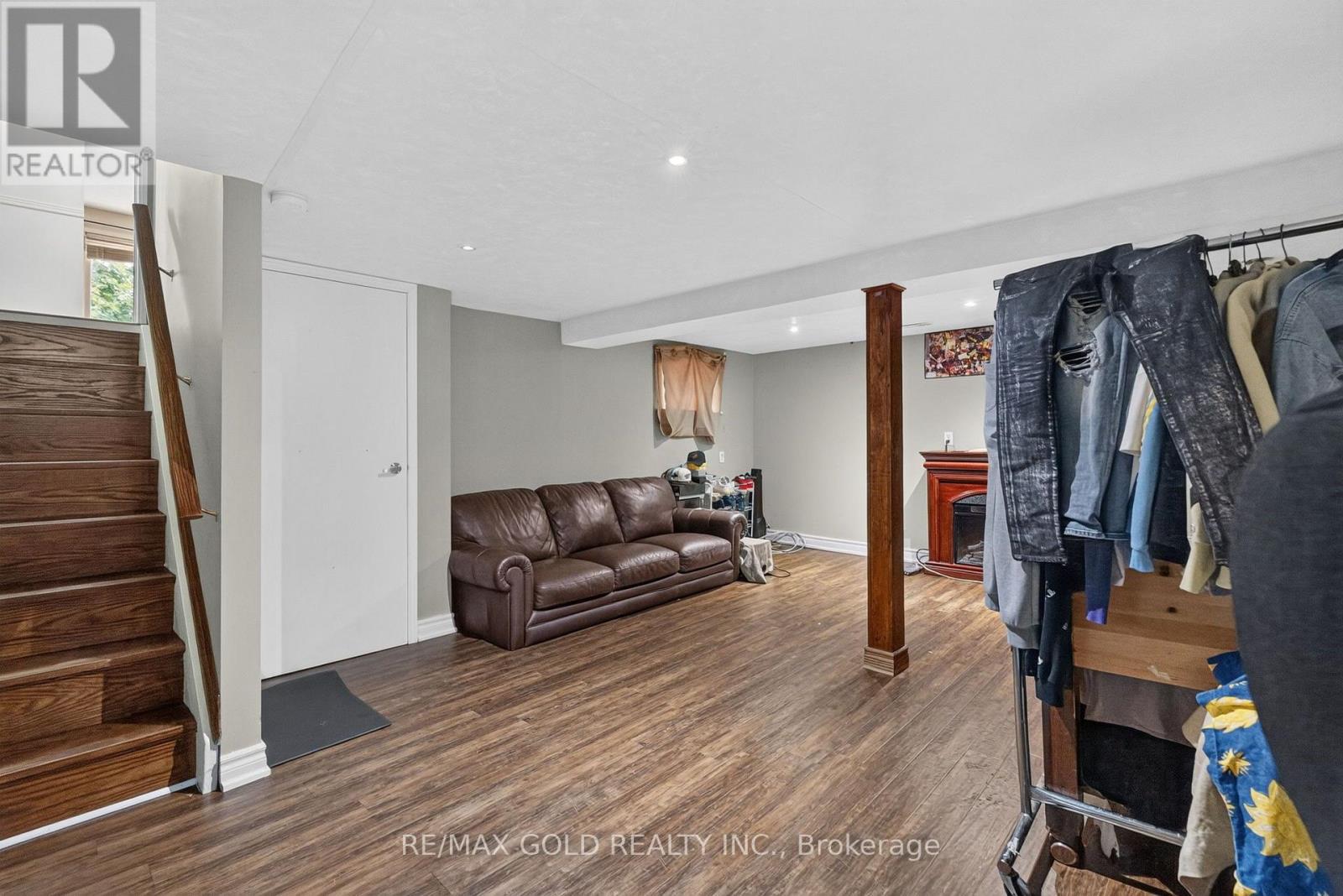 32 DUNBLAINE CRESCENT - 29