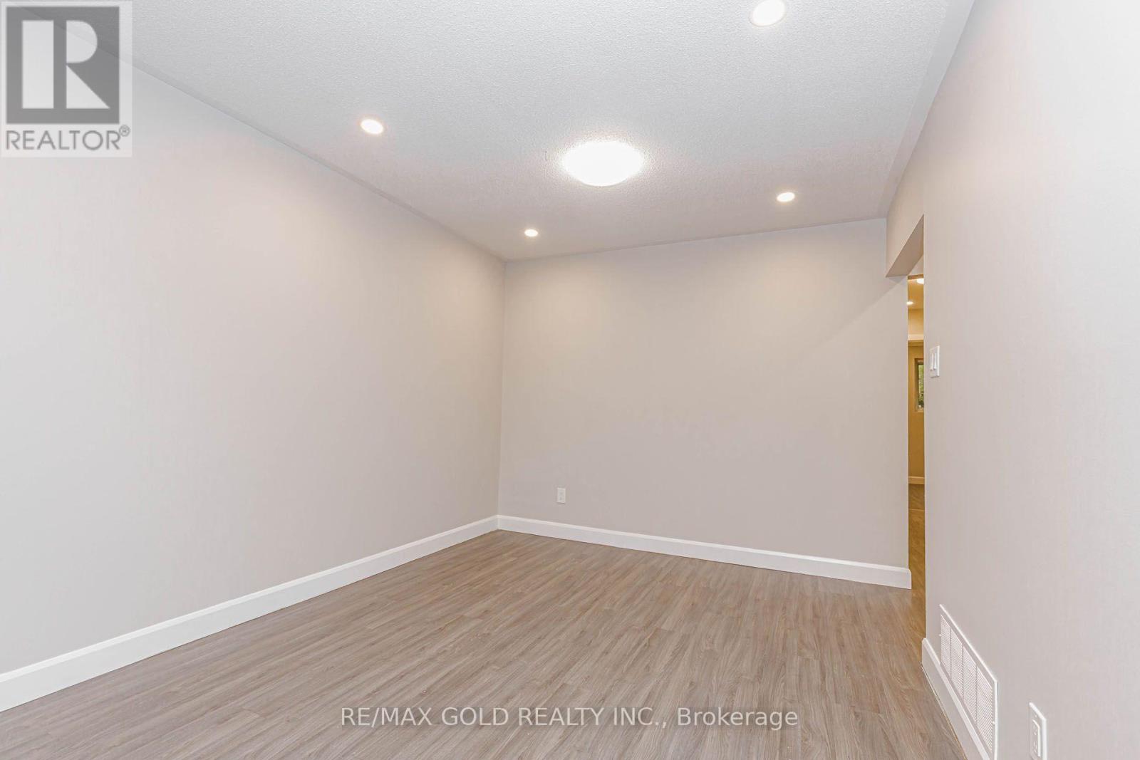 14 FLAMINGO CRESCENT - 11