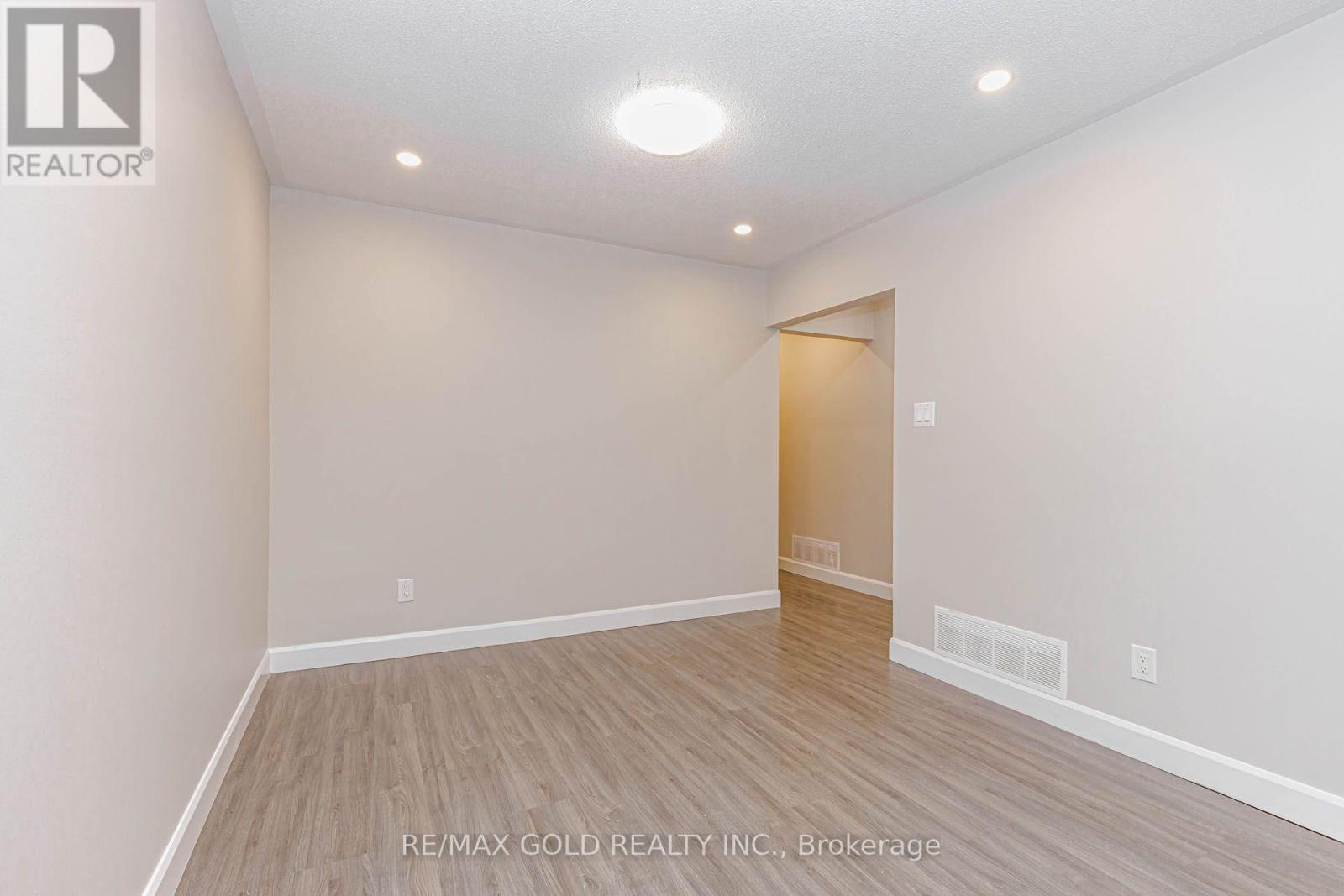 14 FLAMINGO CRESCENT - 12