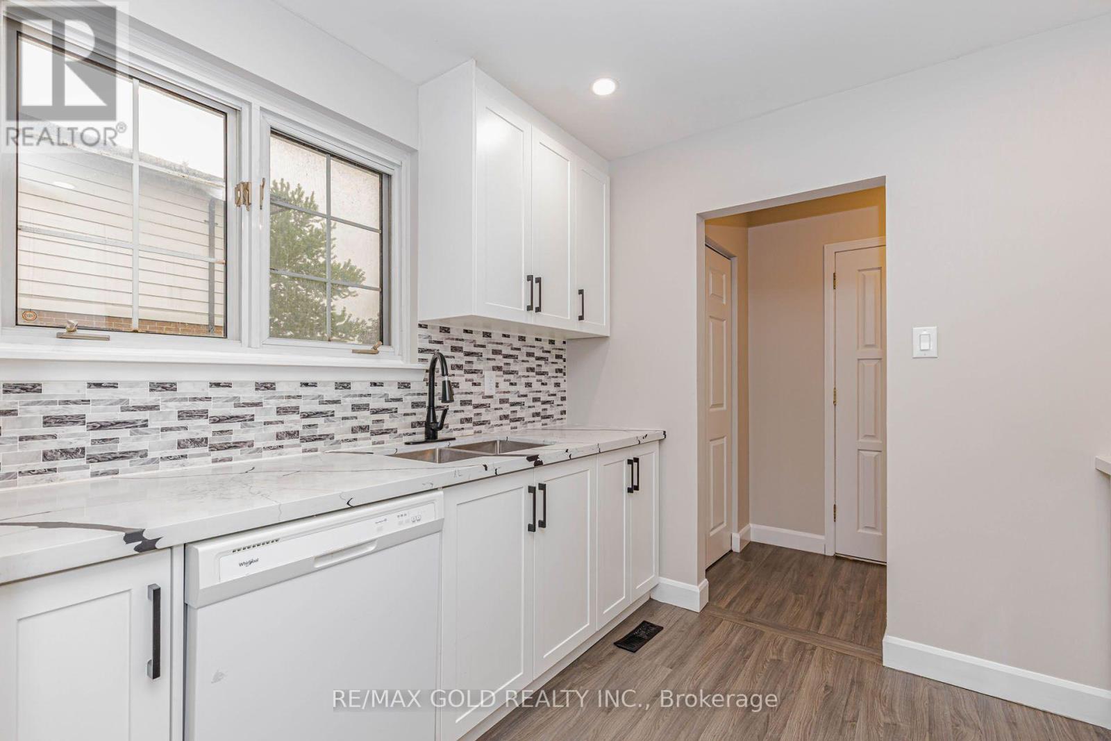14 FLAMINGO CRESCENT - 19