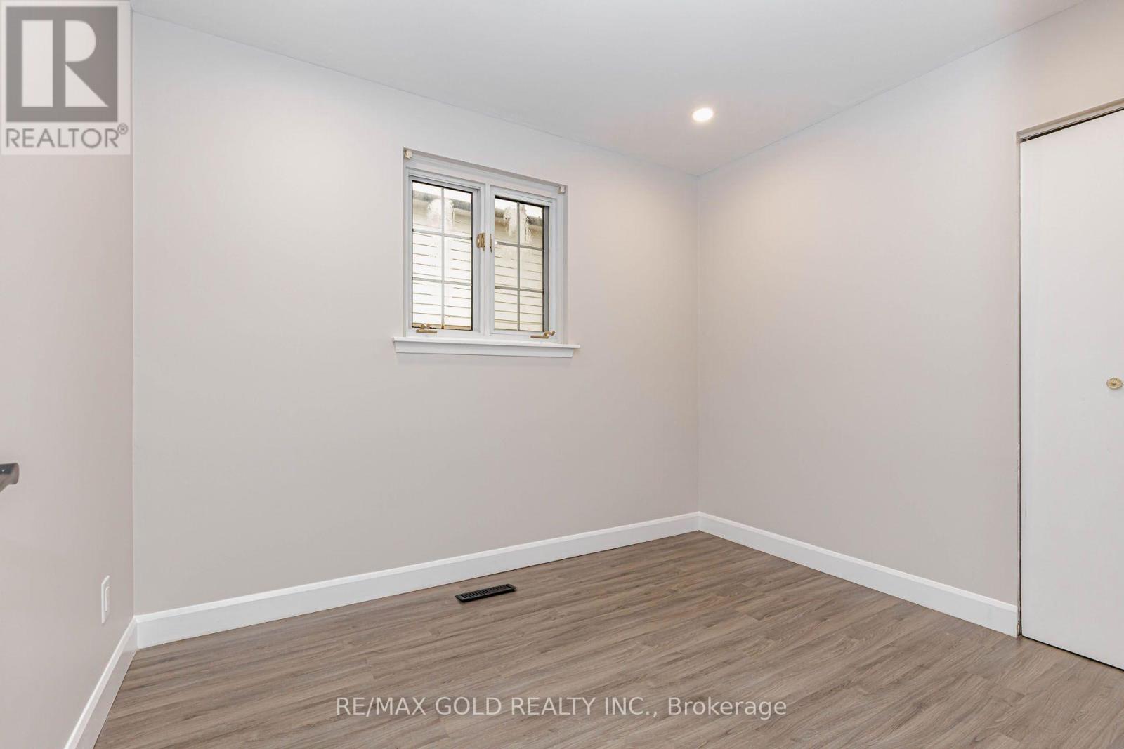 14 FLAMINGO CRESCENT - 31