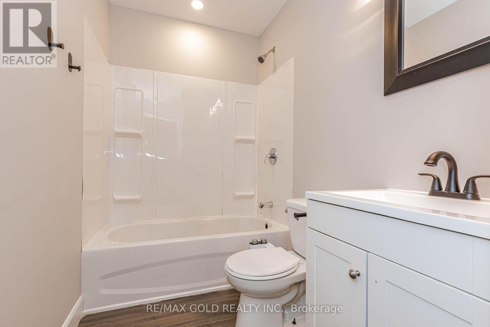 14 FLAMINGO CRESCENT - 35