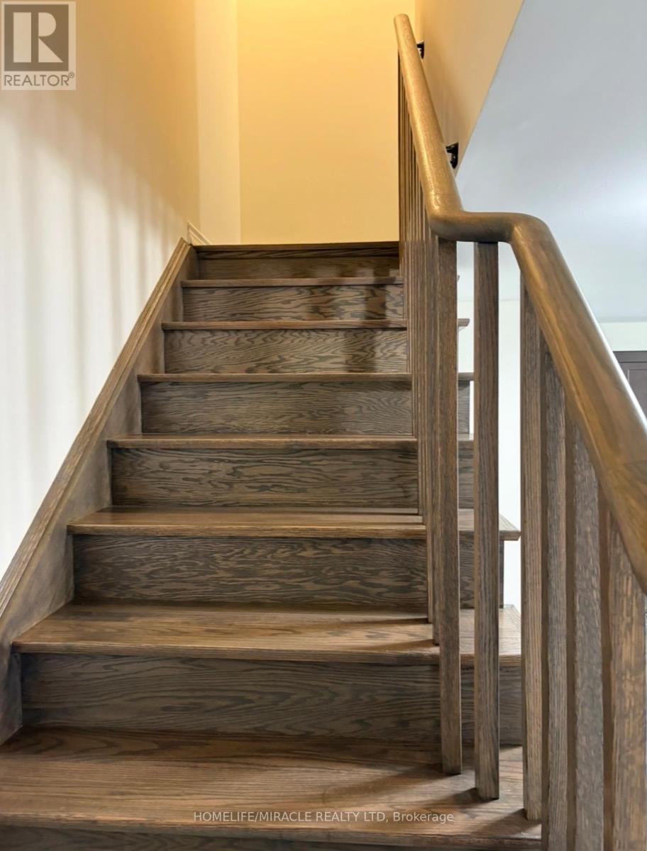 23 ARROWVIEW DRIVE - 16