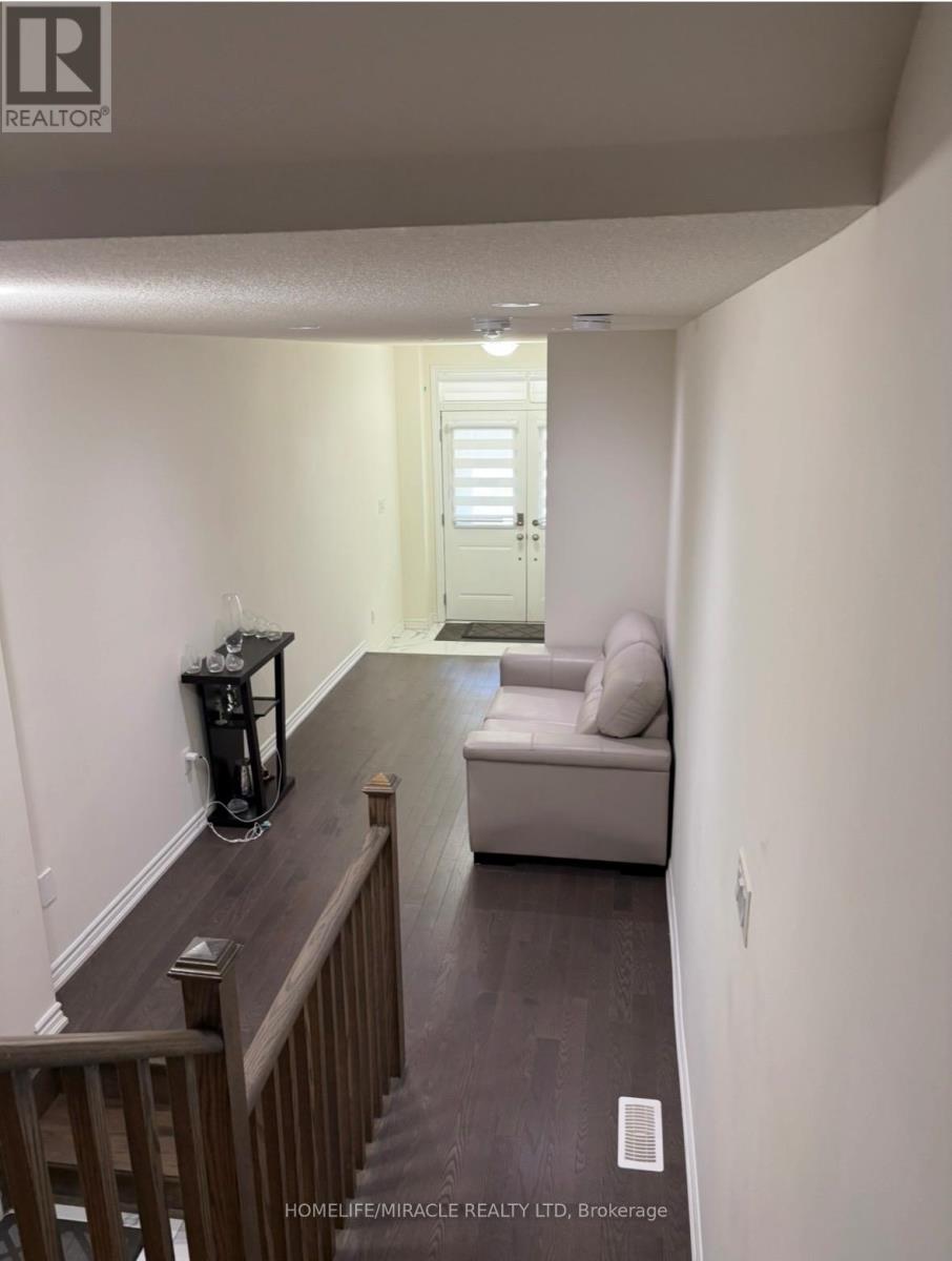 23 ARROWVIEW DRIVE - 18