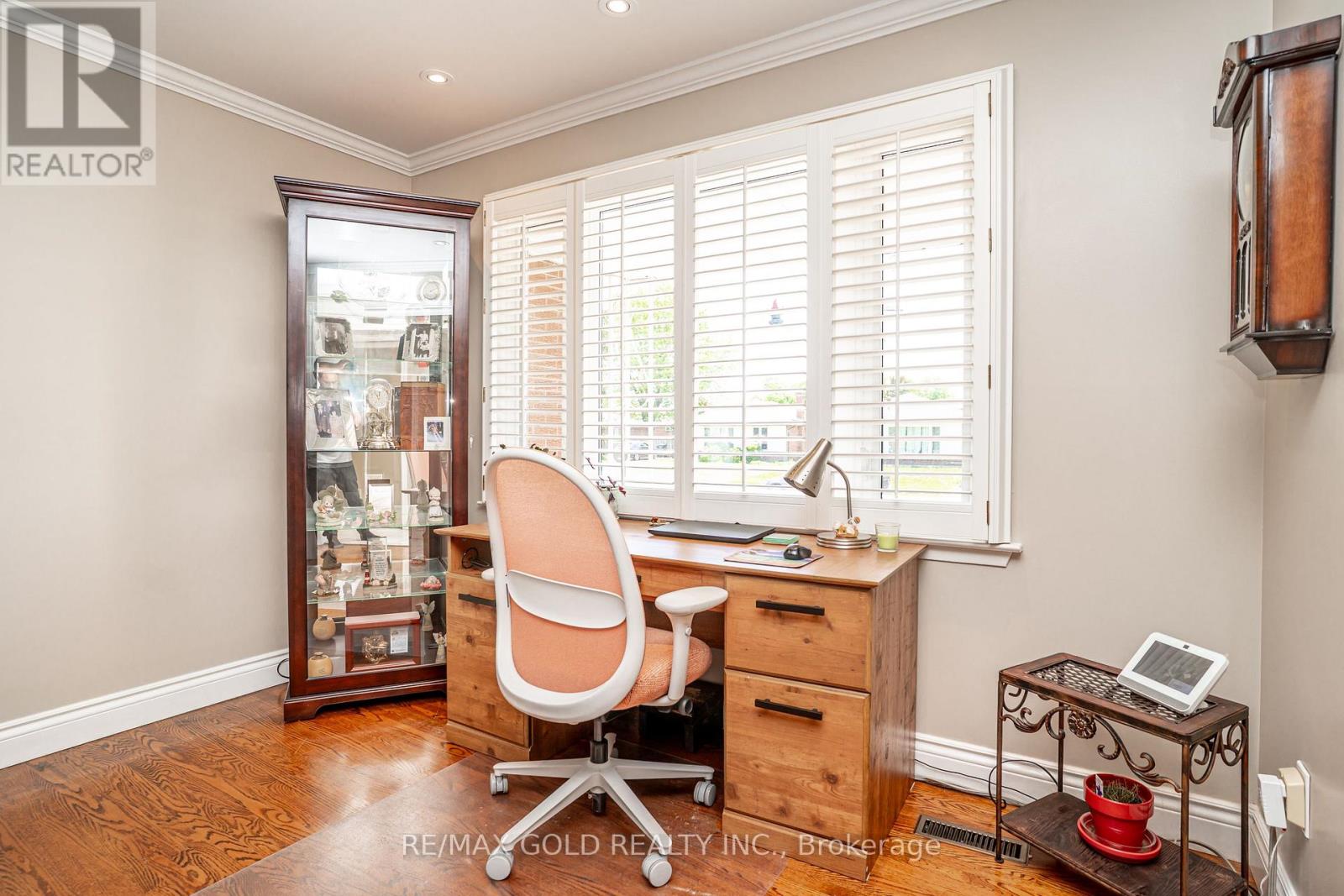 37 DEVONSHIRE DRIVE - 12