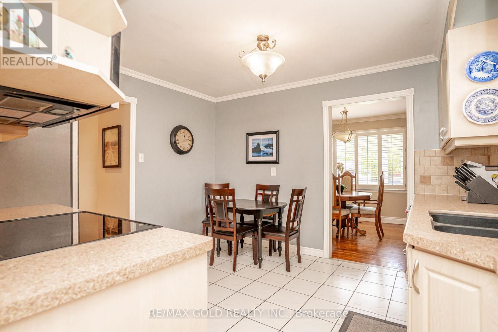 37 DEVONSHIRE DRIVE - 17