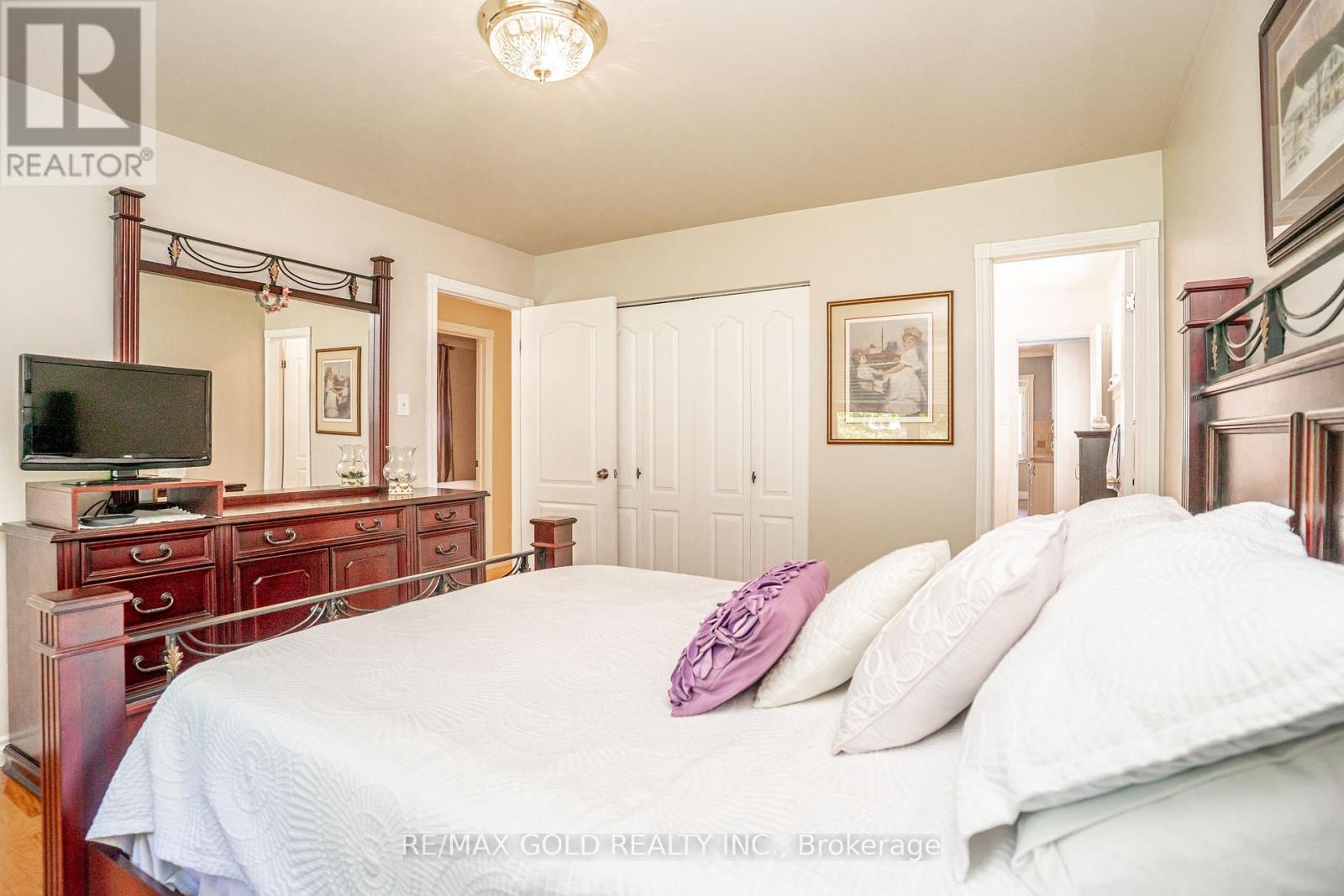 37 DEVONSHIRE DRIVE - 22
