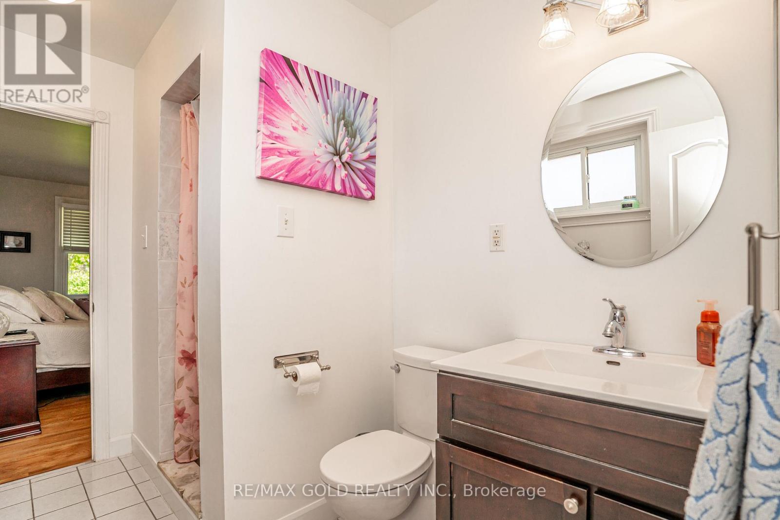 37 DEVONSHIRE DRIVE - 24