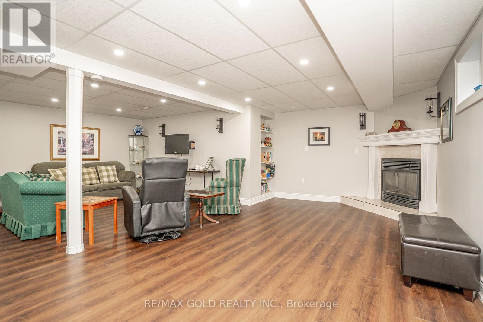 37 DEVONSHIRE DRIVE - 31