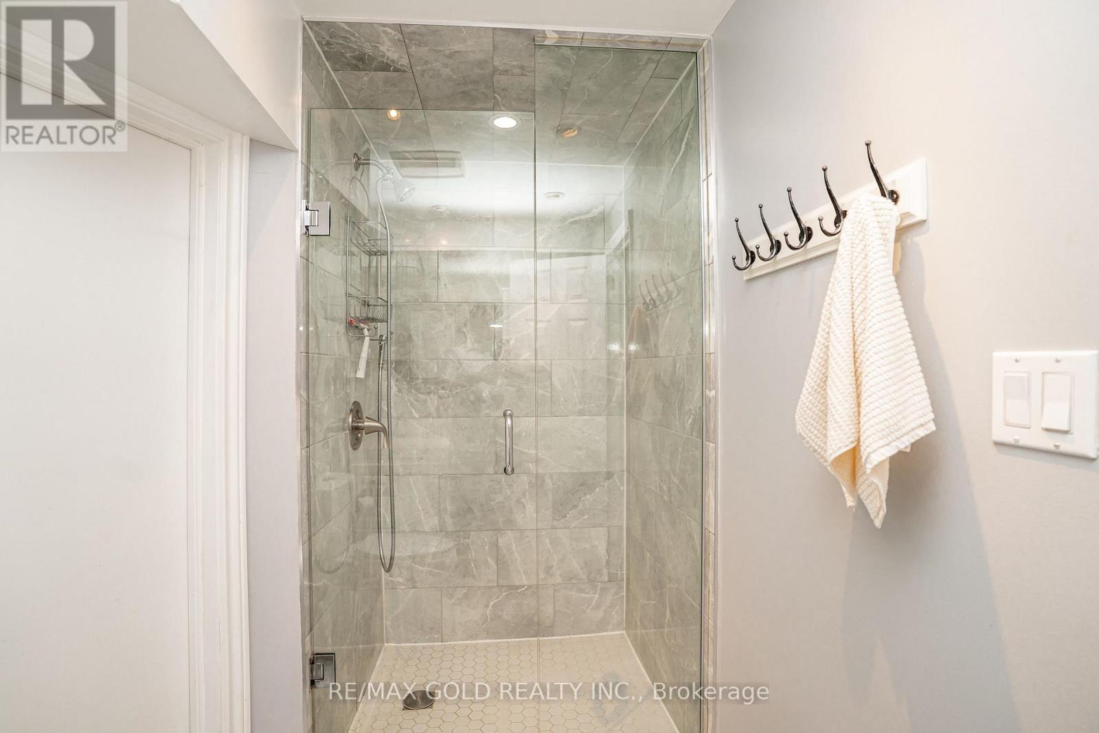 37 DEVONSHIRE DRIVE - 36
