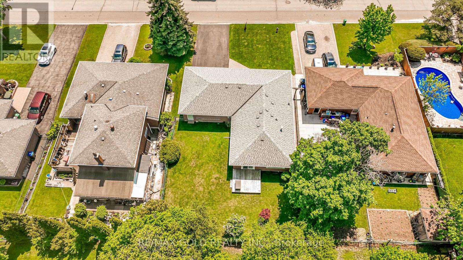 37 DEVONSHIRE DRIVE - 42