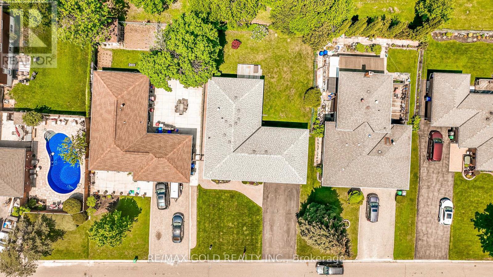 37 DEVONSHIRE DRIVE - 43