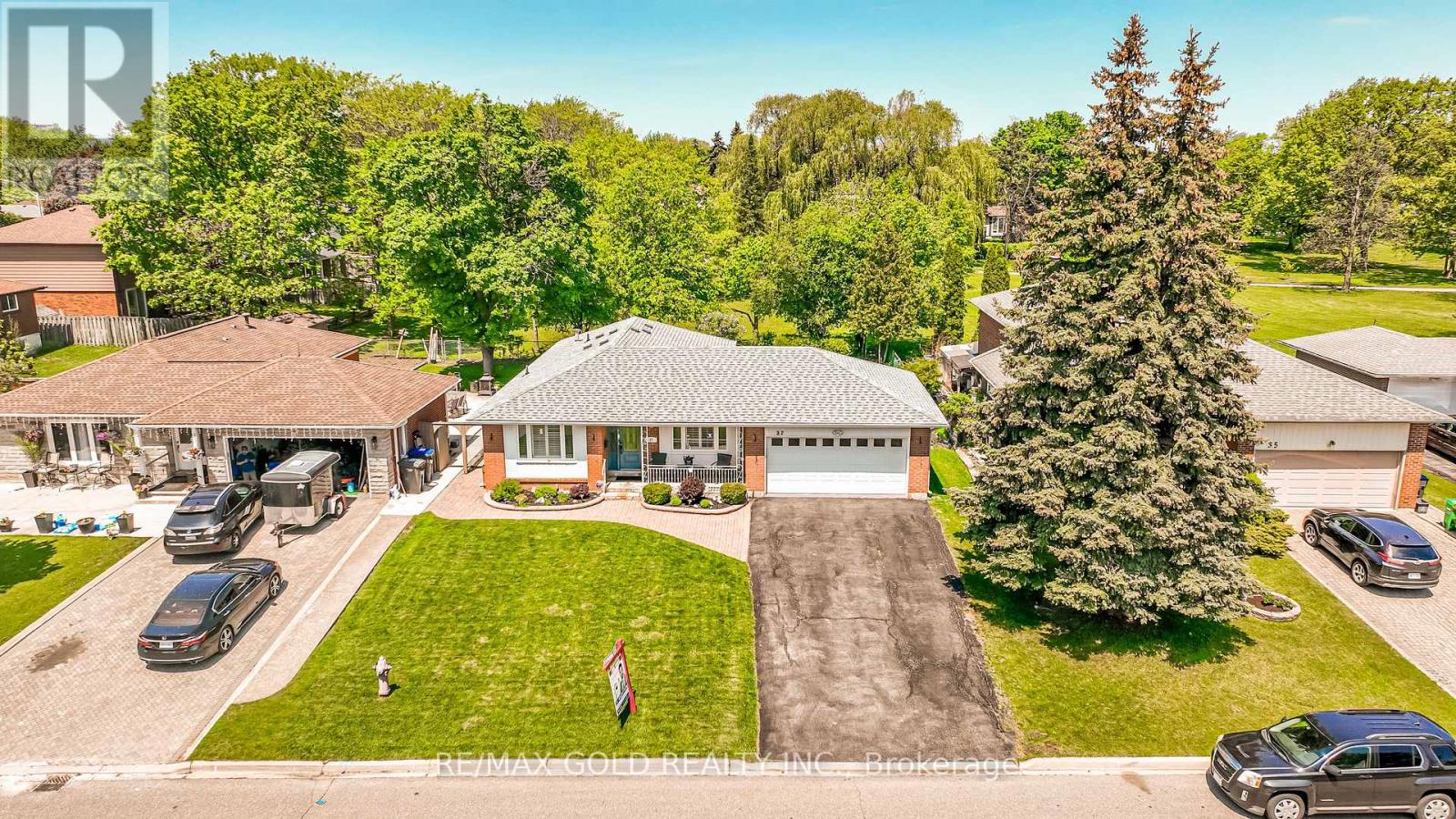 37 DEVONSHIRE DRIVE - 44