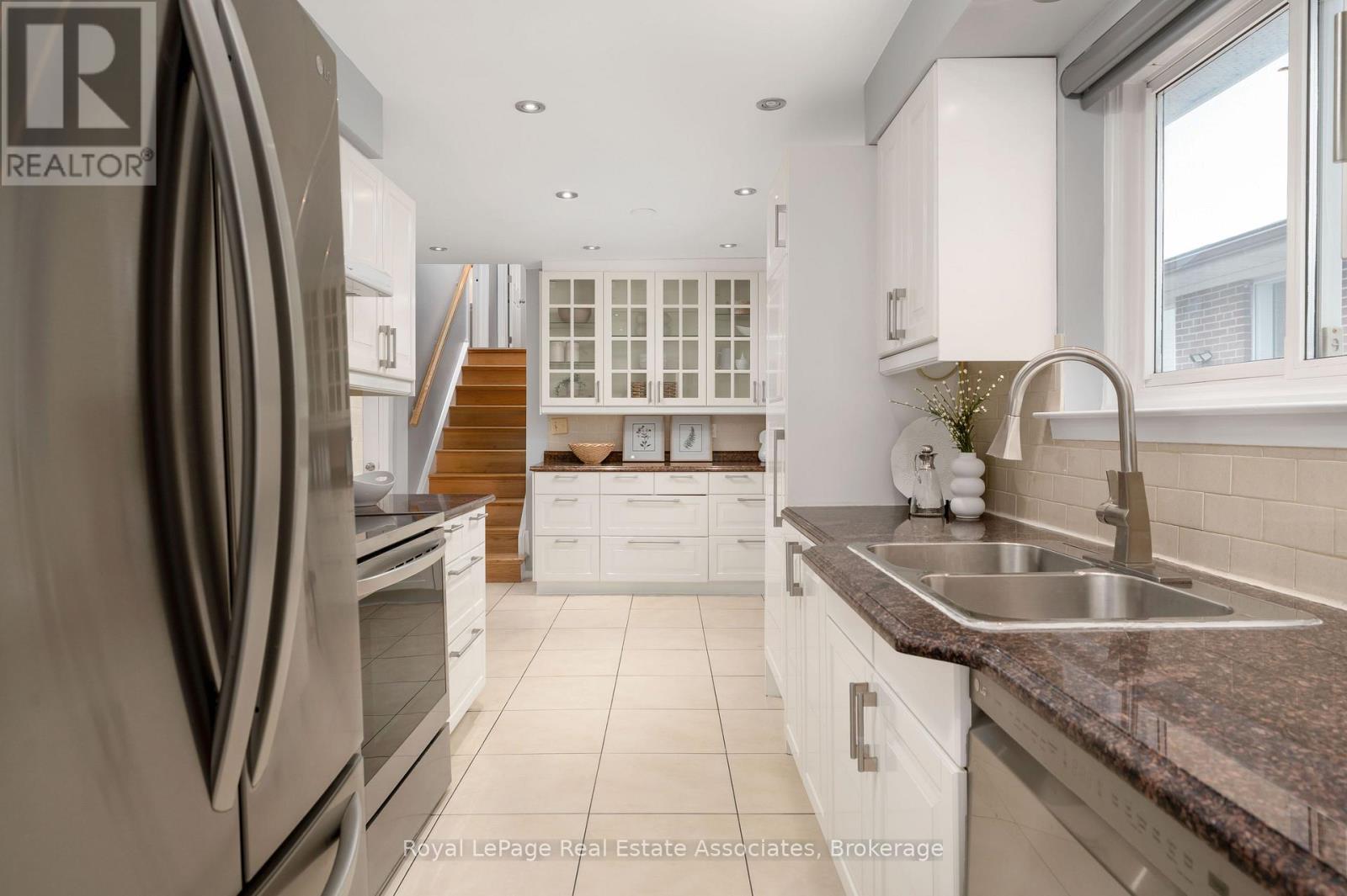 12 ANCHOR DRIVE - Image 3