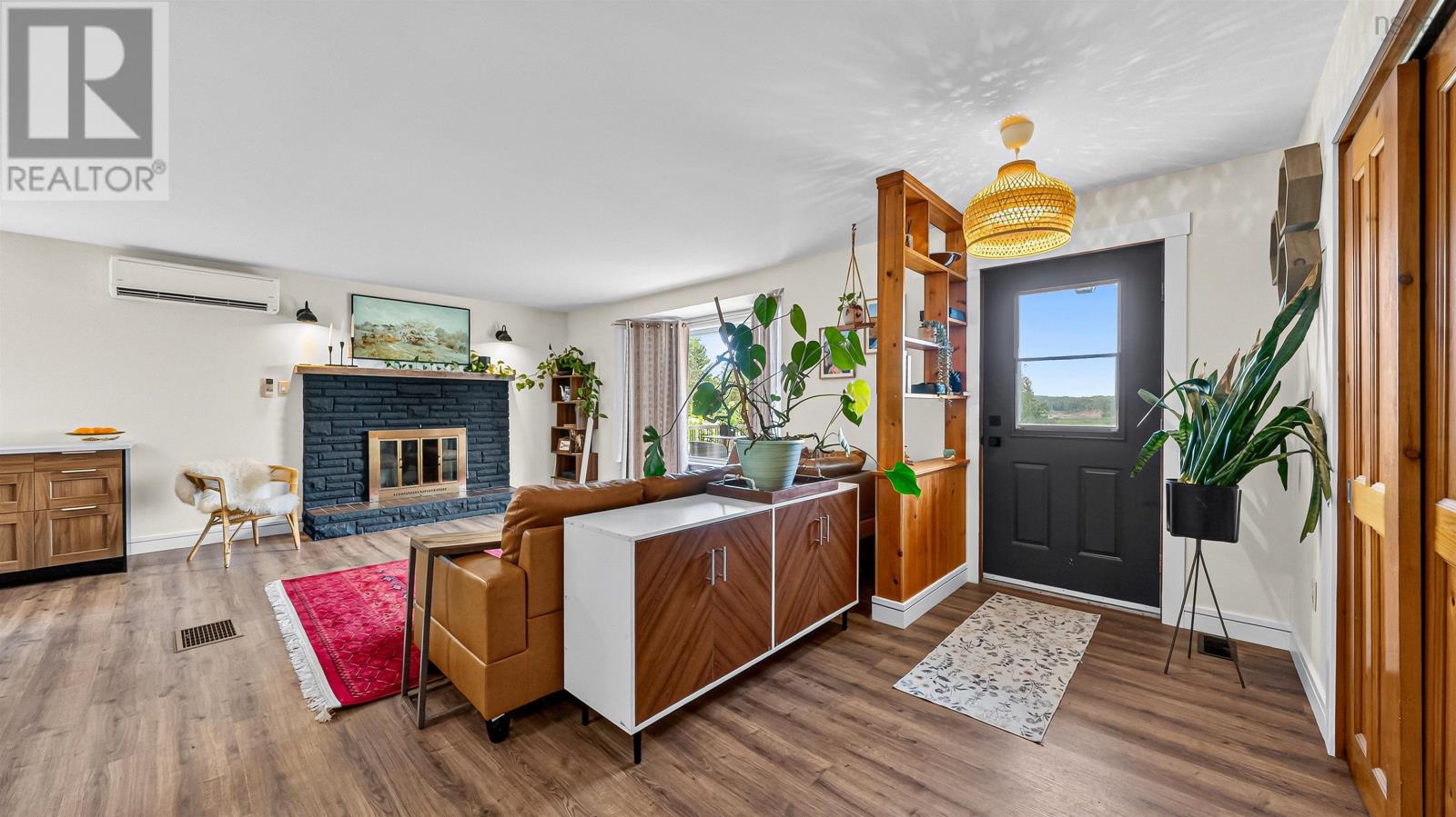 2636 215 Highway - 13