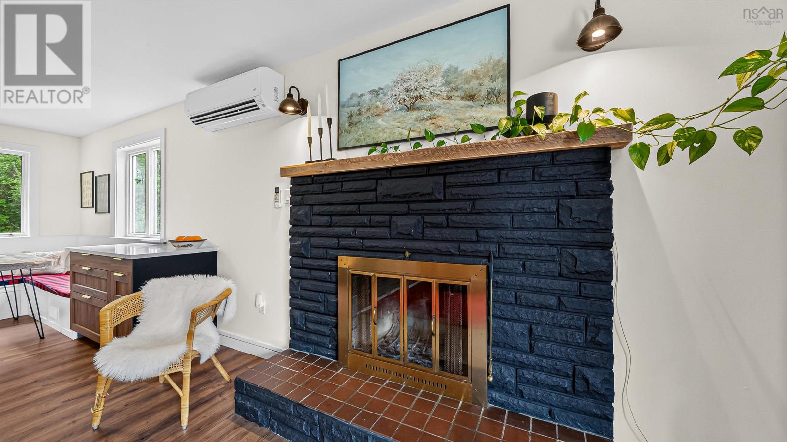 2636 215 Highway - 21
