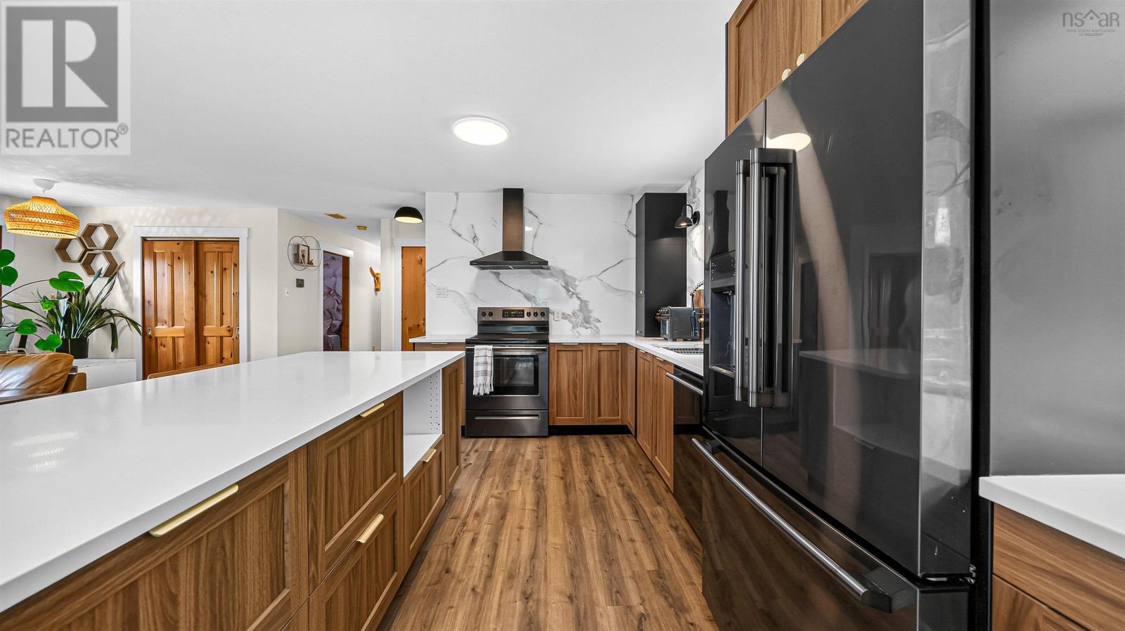 2636 215 Highway - 30